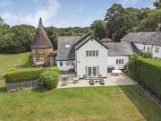 Wrotham Road, South Street, 6 Bedroom House