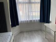 Wroughton Terrace, London, NW4 4LE, United Kingdom | 5...