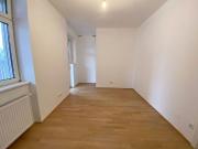 Wunderbare 4 Zimmer Altbau Wohnung mit großer Loggia in...