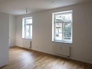 Wunderschöne 2 Zimmer Wohnung mit Balkon in Top Lage