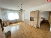 wunderschöne 2 zimmer wohnung mit küche und balkon,...