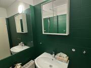 Stilvoll möblierte 2 Zimmer Wohnung mit Loggia urbanes...