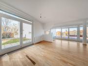 Wunderschöne 4 Zimmer Wohnung mit Terrasse und Garten