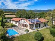 Wunderschöne 5,5 Zimmer Villa mit Pool in Grandson