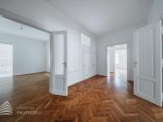 Wunderschöne 5 Zimmer Wohnung, Nähe Schillerplatz