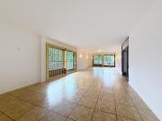 Wunderschöne 8 Zimmer Wohnung, vor dem Parc Bertrand Wunderschöne 8 Zimmer Wohnung, vor dem Parc Bertrand