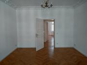 Wunderschöne Altbauwohnung mit Balkon und Einbauküche im...