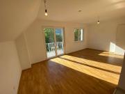 WUNDERSCHÖNE DACHGESCHOSS WOHNUNG NEUBAU mit Balkon &...