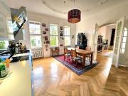 Wunderschöne helle Stuck Altbauwohnung mit 244 qm Wohn...