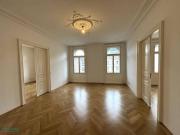 WUNDERSCHÖNE INNENSTADTWOHNUNG MIT BALKON