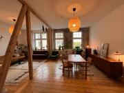 Wunderschöne, möblierte Altbauwohnung mit Garten in...