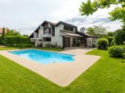 Wunderschöne Villa mit unabhängigem Studio und einem... Wunderschöne Villa mit unabhängigem Studio und einem...