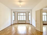 Wunderschöner Stil Altbau mit Erker! 3 Zimmer plus...