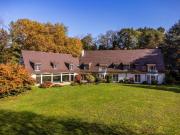 Wunderschönes Anwesen in einer grünen Oase in der Nähe... Wunderschönes Anwesen in einer grünen Oase in der Nähe...