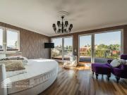 Wunderschönes, möbliertes Einfamilienhaus mit schönem... Wunderschönes, möbliertes Einfamilienhaus mit schönem...