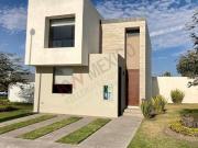 🏡  Casa en Venta en Fraccionamiento Puerta Natura...