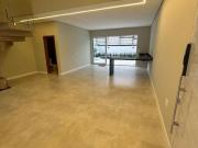 🏡  Lindo Sobrado com Piscina à Venda no...