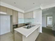 X Large Balcony TOP Floor Apartment