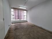 Xavier de Toledo ao lado do metro AnhangabaÃº Sala...