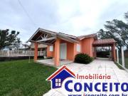 XC217 Excelente residência a 200 metros do mar em Mariluz