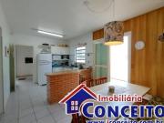 XC442 Excelente residência próxima do mar e de esquina...