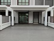 Y Pandura Alam Impian Seksyen 35 Shah Alam Partial Furnished