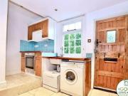 York Hill, Loughton, 2 Bedroom End