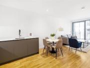 York Road, Battersea SW11, 2 bed flat to rent, £2,650...