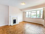 Yorke Gardens, Reigate, RH2 2 bed maisonette to rent...