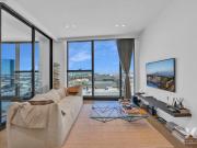 Your Luxury Lifestyle Awaits at the Heart of Docklands!