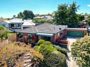 Your Perfect Family Retreat Close to Schools, Parks &... Your Perfect Family Retreat Close to Schools, Parks &...