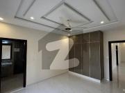 4bed dd flat for sale askari 5 sector j 3000 sq fet g+11...