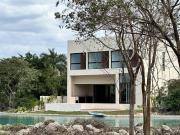 Yucatán Country Club, en venta, al borde del gran lago