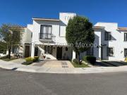 Zakia vendo casa amplia en privada con amenidades 3...