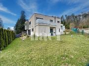Zeitgenössische 6,5 Zimmer Villa in den Höhen der Stadt