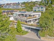 Zeitgenössische Prestige Residenz mit Panoramablick auf...