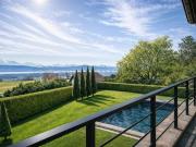Moderne Villa mit Panoramablick auf den See, 15 Minuten...