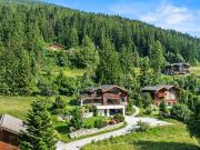Zeitgenössisches Chalet der Spitzenklasse inmitten der...