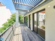 Zeitlose Ästhetik in urbaner Ruheoase Edle Dachwohnung...