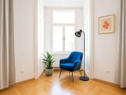 ZEITLOSER ALTBAUCHARME – ca. 95 m² – 3 Zimmer...