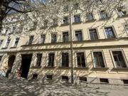 Zentral gelegen! Sanierte 2 Zimmer mit Balkon + großer...
