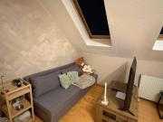 Zentral gelegene 2 Zimmer Dachwohnung mit Einbauküche in...