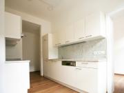 Zentral gelegene 2 Zimmerwohnung + extra Küche mit Platz...