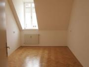 ZENTRAL GELEGENE DACHGESCHOSSMIETE