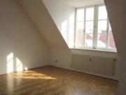 ZENTRAL GELEGENE DACHGESCHOSSMIETE