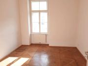 Zentral gelegene, gepflegte 2 Zimmerwohnung mit Balkon