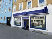 Zentral gelegenes Ladenbüro mit Schaufenster...
