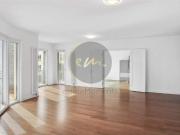 Zentral, großzügig und modern: Etagenwohnung mit...