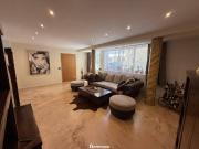 Zentral & Vielfältig – Großzügige 4 Zimmer Wohnung in...