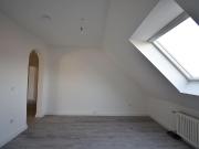 Zentral Wohnen! Renovierte 2 Zimmer Wohnung in DU Beeck